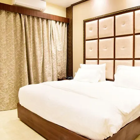 Awana Hotel Raj Nandgaon